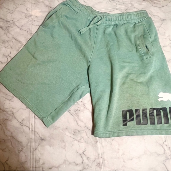 Puma Men's Fleece Sweat Shorts Green 10” Large Logo Graphic Shorts S Athleisure - Picture 4 of 7